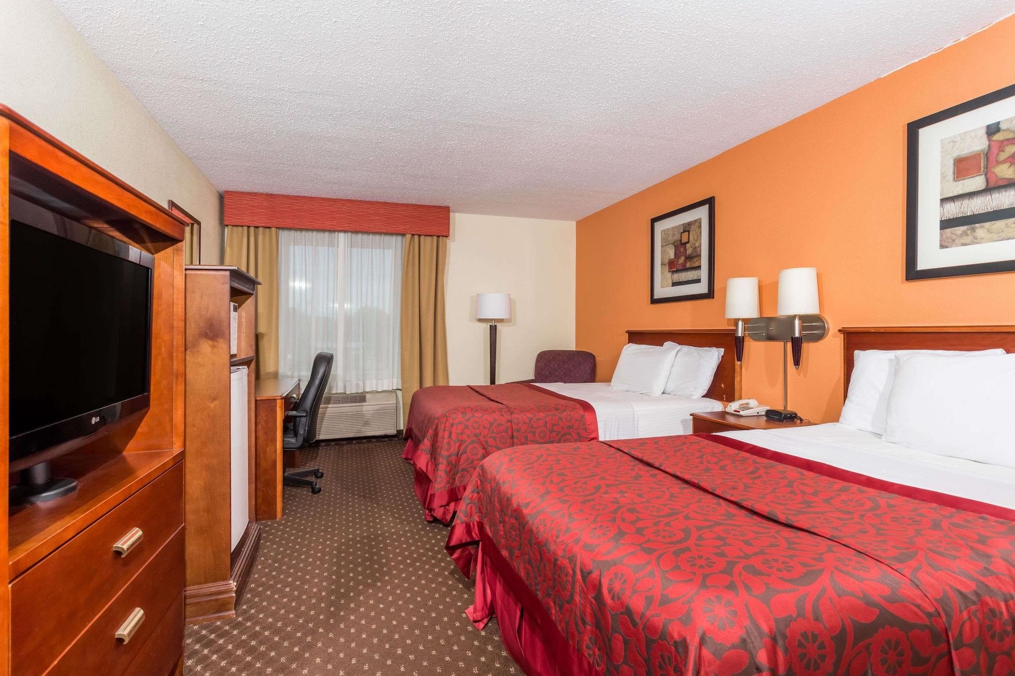 Days Inn & Suites By Wyndham Bloomington/Normal Il Exteriör bild