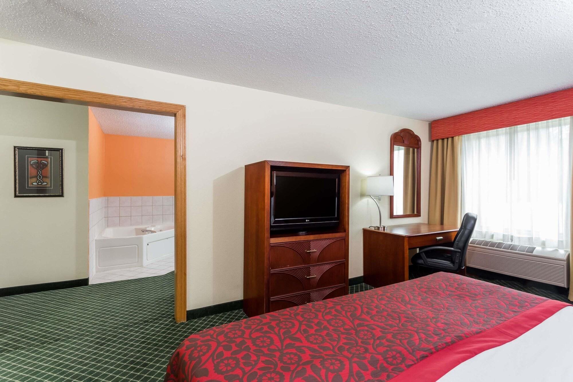 Days Inn & Suites By Wyndham Bloomington/Normal Il Exteriör bild