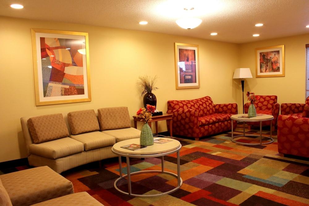Days Inn & Suites By Wyndham Bloomington/Normal Il Exteriör bild