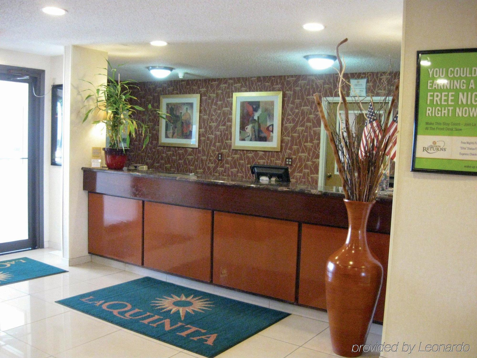 Days Inn & Suites By Wyndham Bloomington/Normal Il Exteriör bild