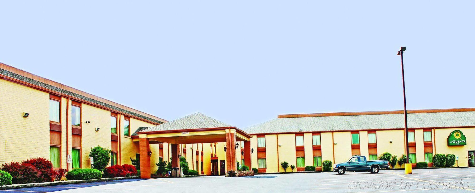 Days Inn & Suites By Wyndham Bloomington/Normal Il Exteriör bild