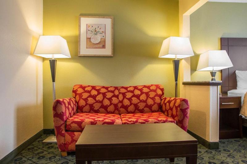 Days Inn & Suites By Wyndham Bloomington/Normal Il Exteriör bild